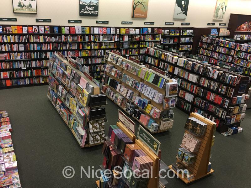 Barnes & Noble 本のコーナー