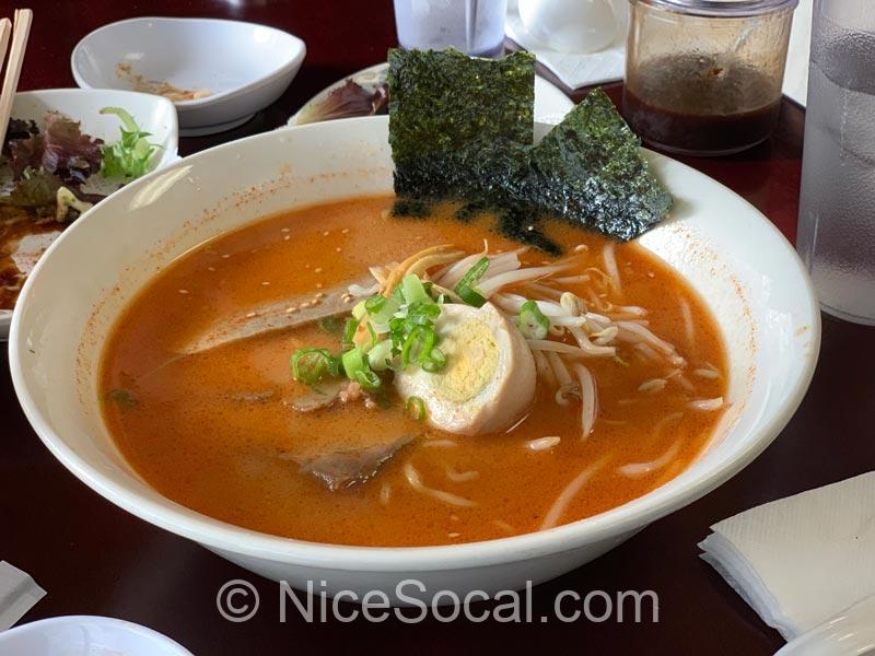 豚骨ラーメン