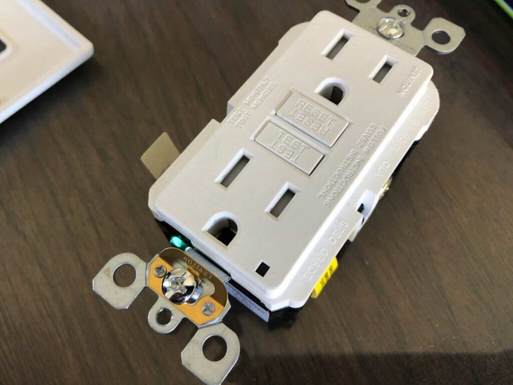 leviton GFCI　コンセント